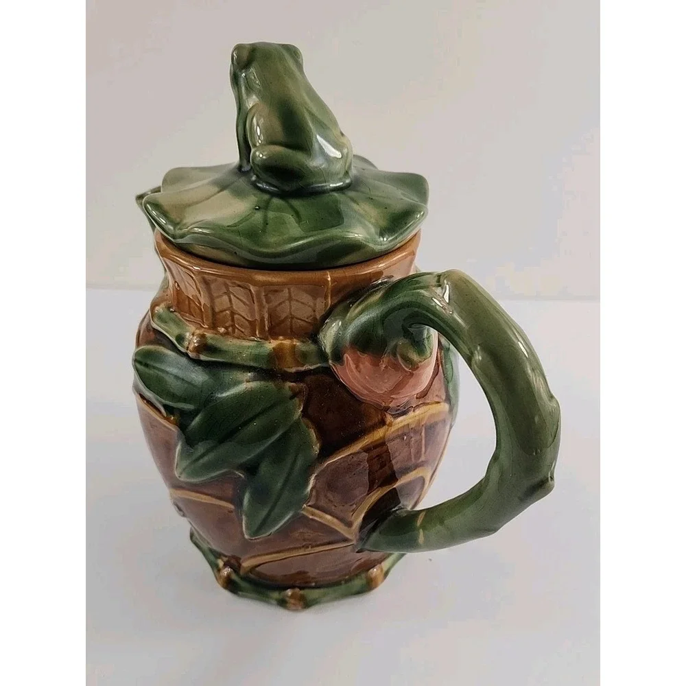 Henriksen Imports Vintage Frog Teapot Whimsical Cottagecore Green Ceramic Decor